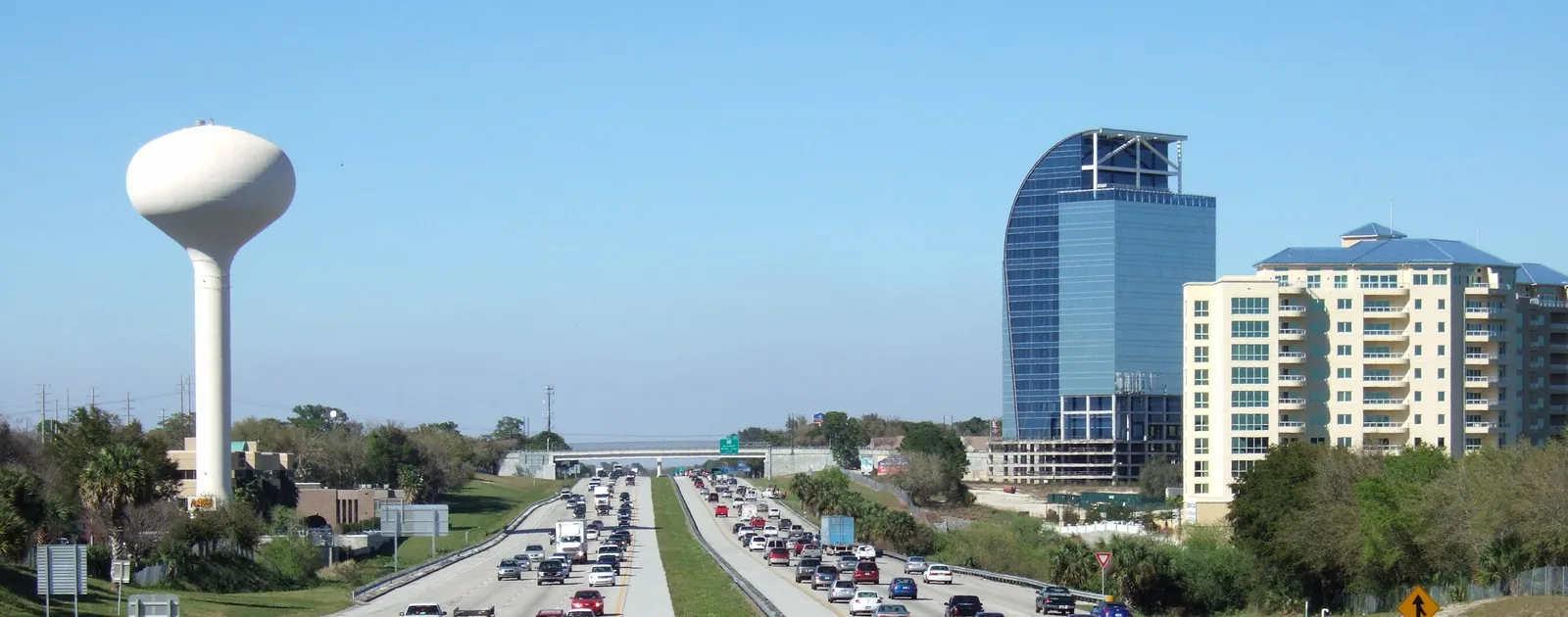 Altamonte Springs, FL skyline near Cranes Roost and I-4