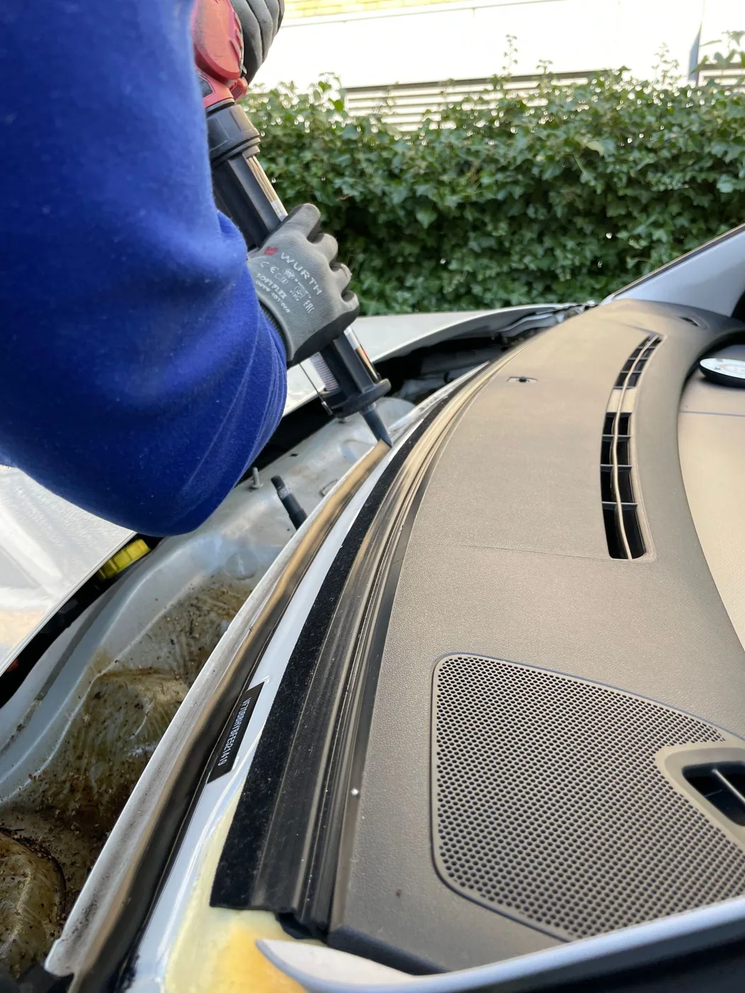 Proset Auto Glass technician performing a mobile auto glass installation in DeBary, FL
